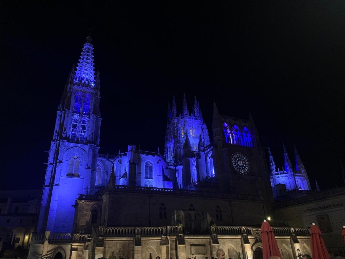 Mirando A La Catedral Desde Plaza Vega Apartment Burgos Luaran gambar
